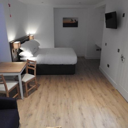 House Of Juniper - Luxury Accessible Apartment Broadford  Exterior foto